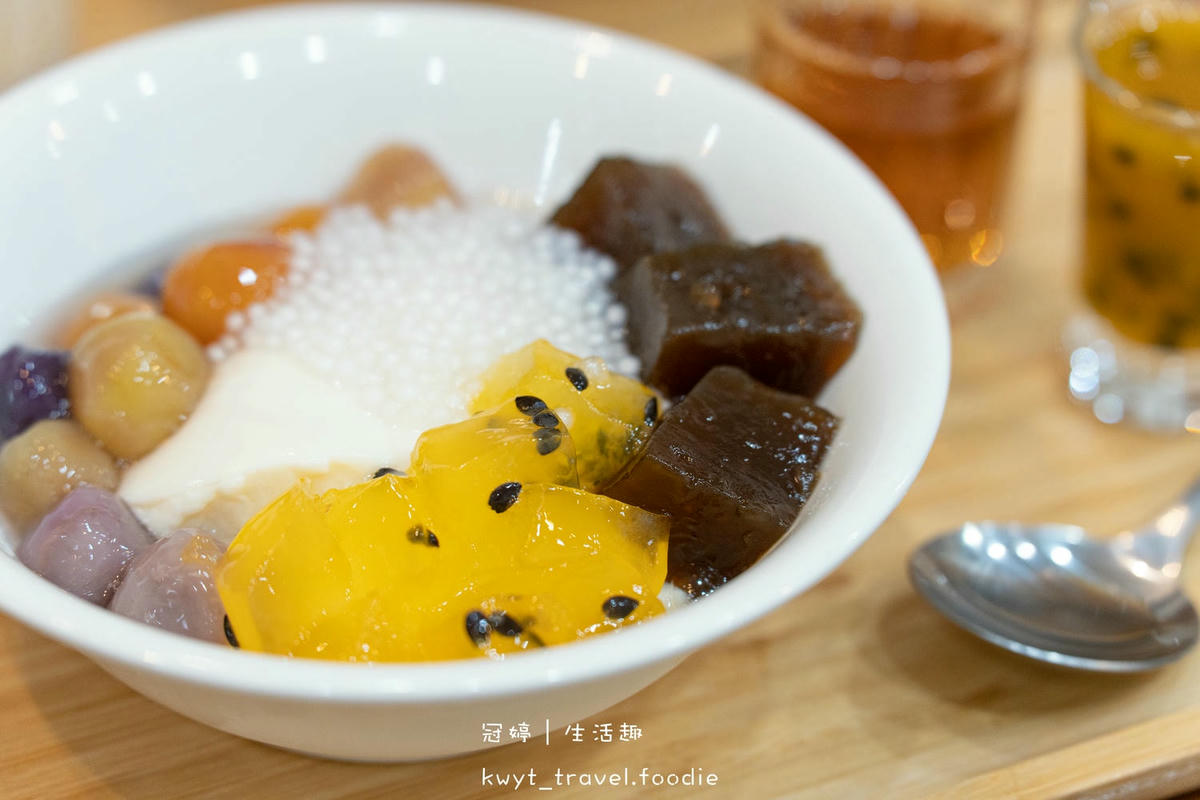 埔里甜點下午茶推薦-東門町鮮豆花厚豆漿甜湯冰品-埔里美食推薦-埔里第三市場夜市美食-18.jpg
