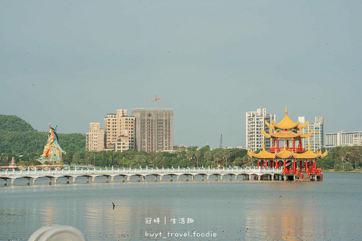 左營旅遊景點推薦-蓮池潭龍虎塔-左營一日遊必去景點推薦-左營高鐵站附近景點-2.jpg