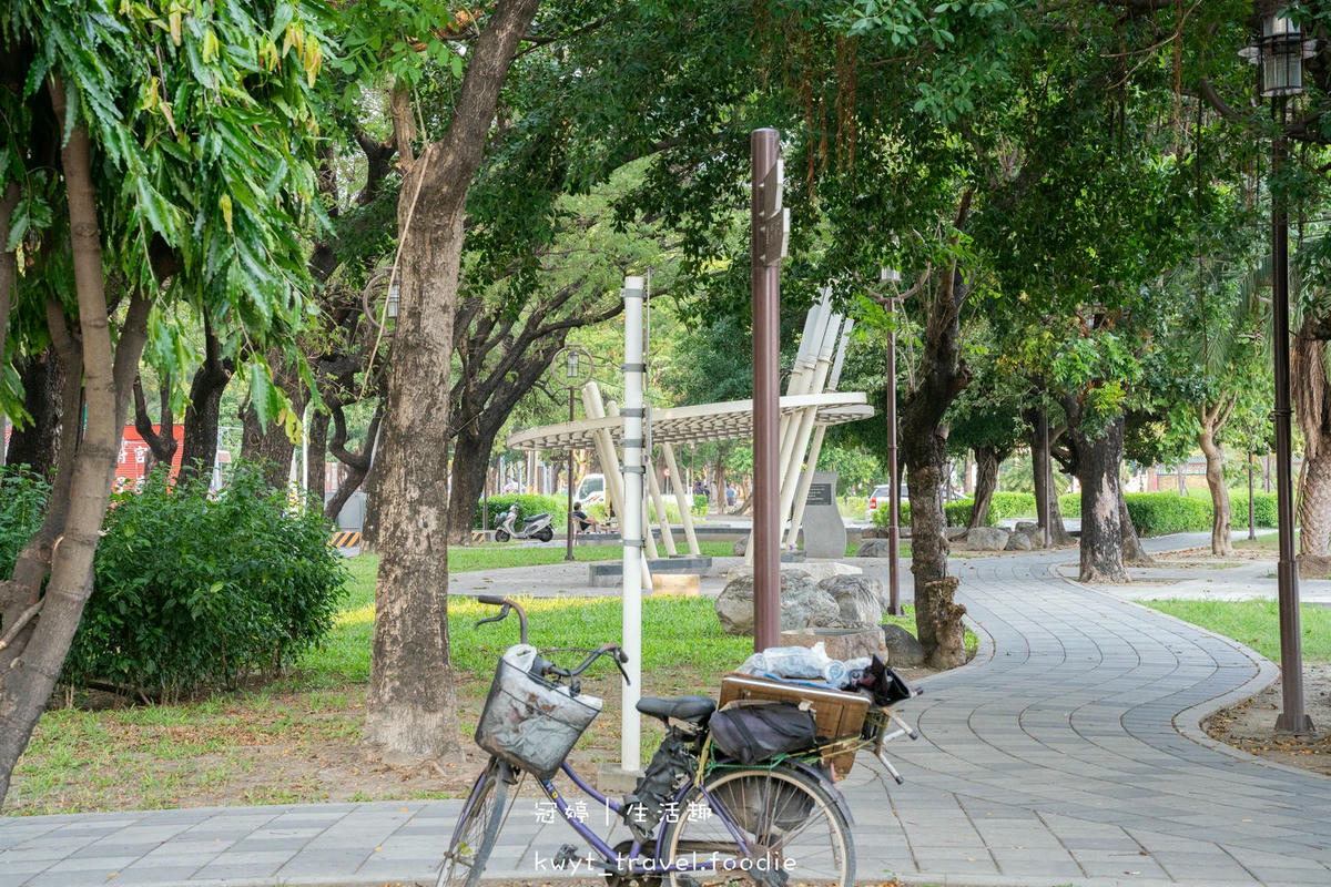 左營旅遊景點推薦-蓮池潭龍虎塔-左營一日遊必去景點推薦-左營高鐵站附近景點-24.jpg