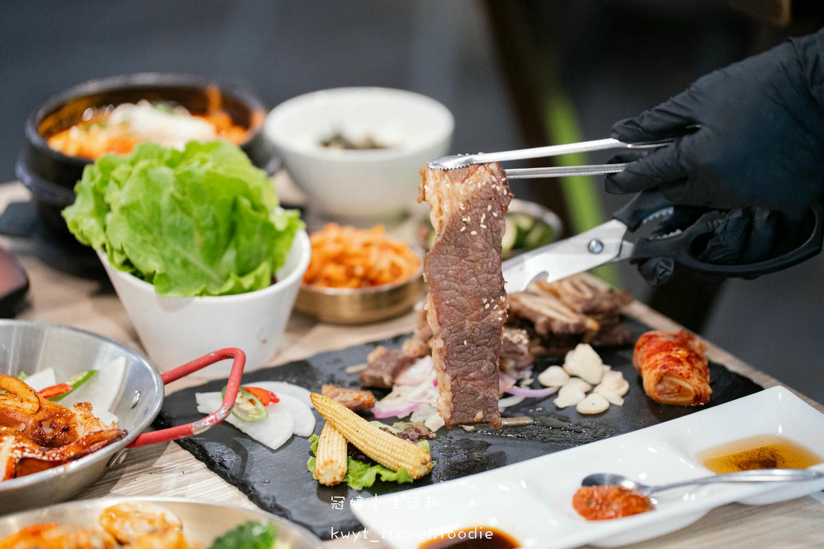 【梨谷ATT信義二店】爆料海陸嫩豆腐鍋免費吃！信義區餐廳包廂
