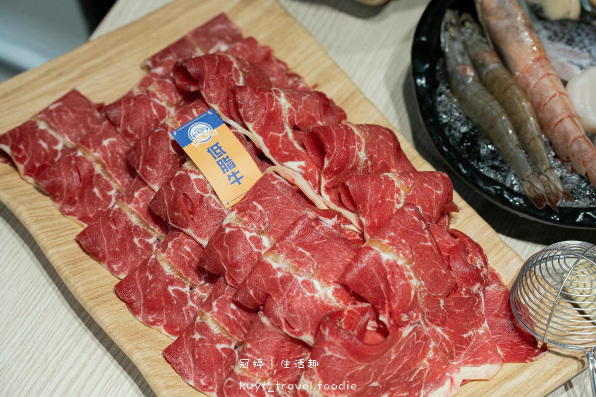 台中東區餐廳_小伍手路鍋，吸睛17oz肉肉山上桌，台式火鍋超