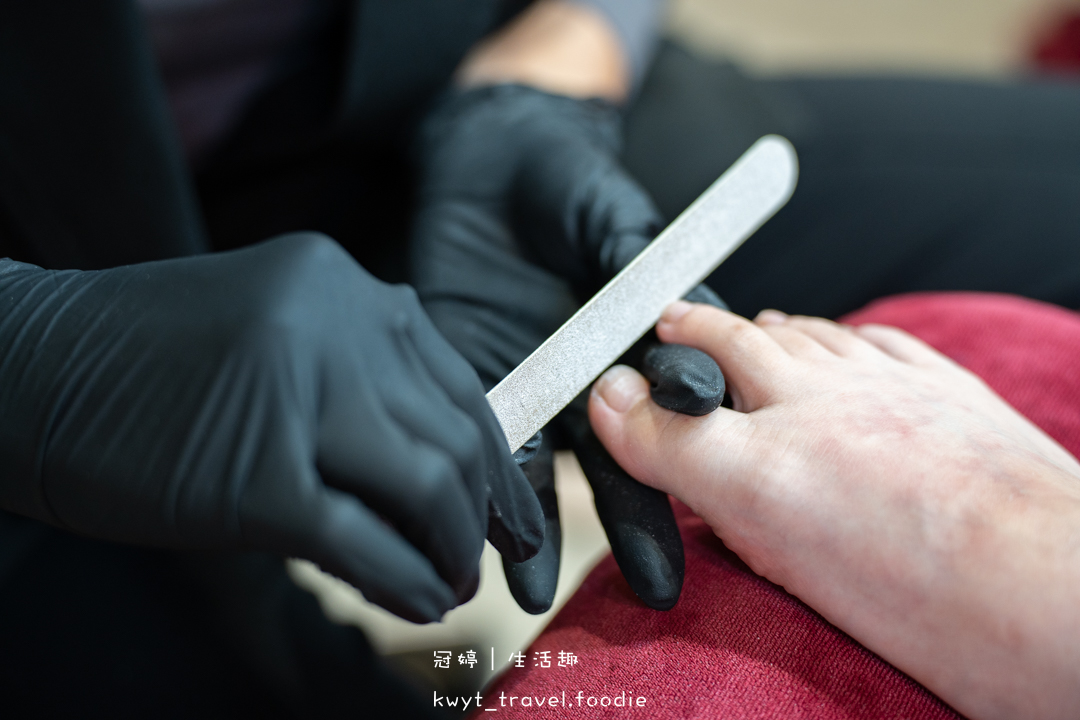 [板橋新中式美睫設計]AN藝術工坊，忙碌女生的救星！2.5小時同步完成美睫手足美甲保養，躺著睡一覺就變美，板橋美甲推薦，附最新美睫美甲價格表