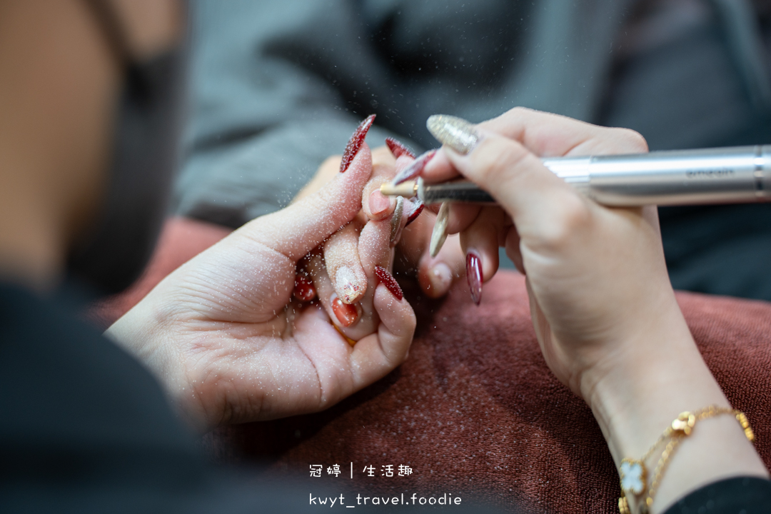 [板橋新中式美睫設計]AN藝術工坊，忙碌女生的救星！2.5小時同步完成美睫手足美甲保養，躺著睡一覺就變美，板橋美甲推薦，附最新美睫美甲價格表