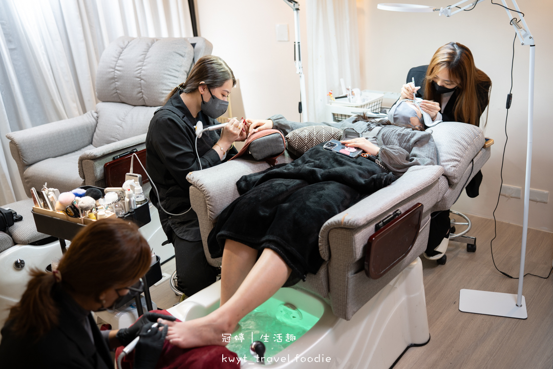 [板橋新中式美睫設計]AN藝術工坊，忙碌女生的救星！2.5小時同步完成美睫手足美甲保養，躺著睡一覺就變美，板橋美甲推薦，附最新美睫美甲價格表