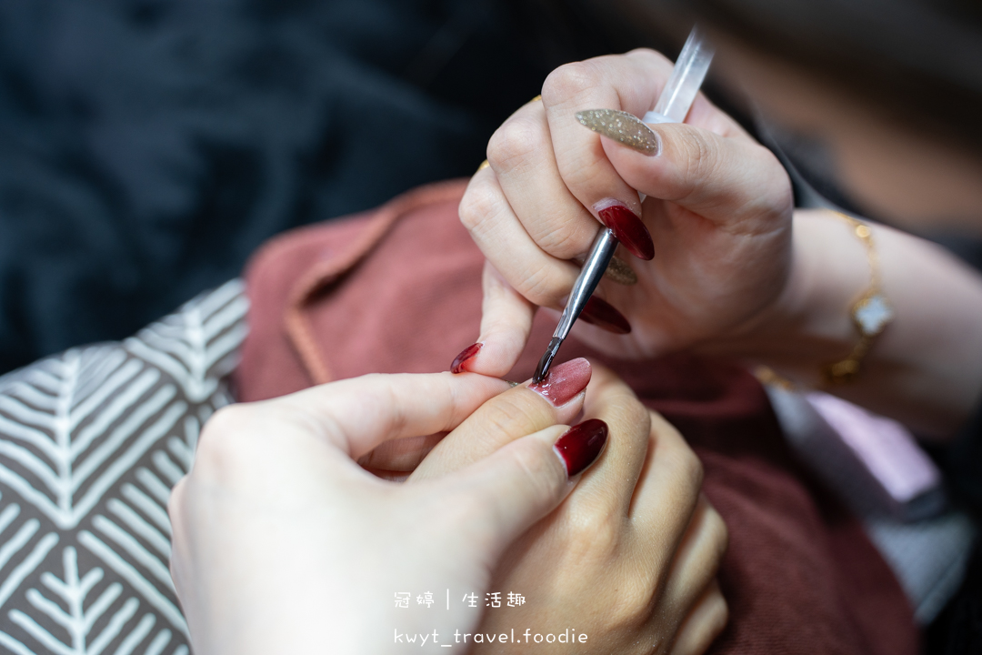 [板橋新中式美睫設計]AN藝術工坊，忙碌女生的救星！2.5小時同步完成美睫手足美甲保養，躺著睡一覺就變美，板橋美甲推薦，附最新美睫美甲價格表