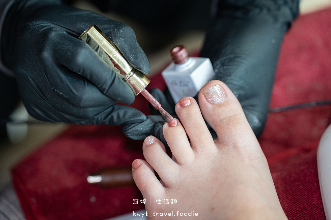 [板橋新中式美睫設計]AN藝術工坊，忙碌女生的救星！2.5小時同步完成美睫手足美甲保養，躺著睡一覺就變美，板橋美甲推薦，附最新美睫美甲價格表