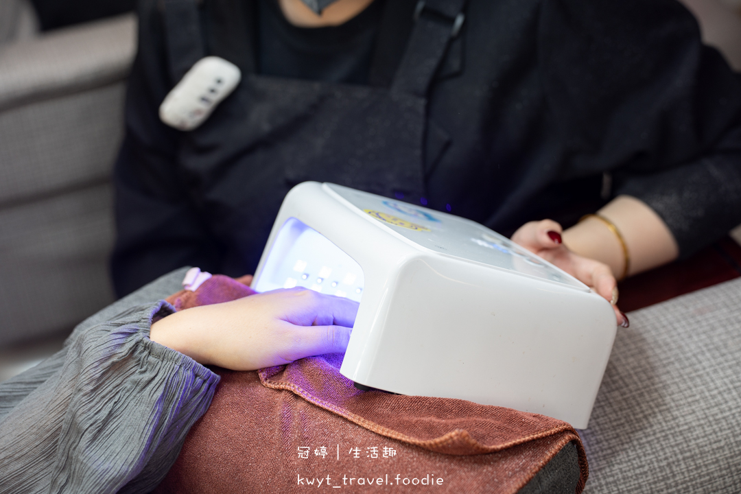 [板橋新中式美睫設計]AN藝術工坊，忙碌女生的救星！2.5小時同步完成美睫手足美甲保養，躺著睡一覺就變美，板橋美甲推薦，附最新美睫美甲價格表