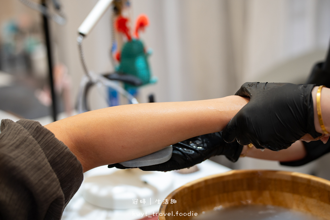 [板橋新中式美睫設計]AN藝術工坊，忙碌女生的救星！2.5小時同步完成美睫手足美甲保養，躺著睡一覺就變美，板橋美甲推薦，附最新美睫美甲價格表