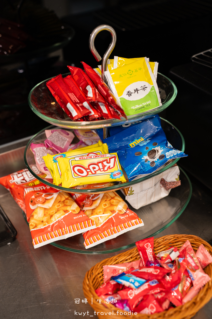 [嘉義民雄包棟民宿]晉美民宿一館，住進嘉義純白豪宅！KTV歡唱、電動麻將、戶外烤肉，嘉義親子寵物友善住宿推薦，最新包棟民宿住宿費用