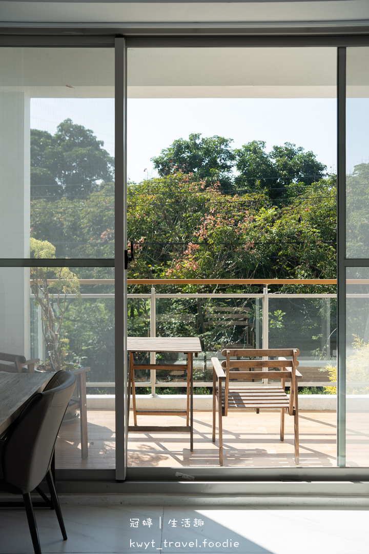 [嘉義民雄包棟民宿]晉美民宿一館，住進嘉義純白豪宅！KTV歡唱、電動麻將、戶外烤肉，嘉義親子寵物友善住宿推薦，最新包棟民宿住宿費用