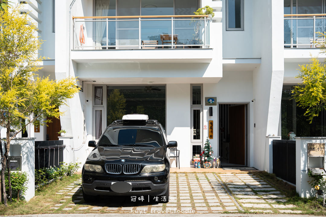 [嘉義民雄包棟民宿]晉美民宿一館，住進嘉義純白豪宅！KTV歡唱、電動麻將、戶外烤肉，嘉義親子寵物友善住宿推薦，最新包棟民宿住宿費用