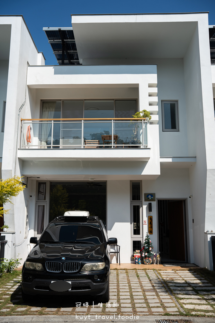 [嘉義民雄包棟民宿]晉美民宿一館，住進嘉義純白豪宅！KTV歡唱、電動麻將、戶外烤肉，嘉義親子寵物友善住宿推薦，最新包棟民宿住宿費用