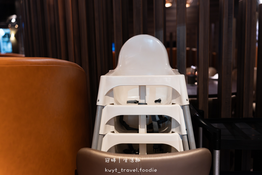 [高雄左營火鍋餐廳]銅花精緻涮涮鍋，火鍋界的LV！整隻龍蝦與A5和牛的奢華約會，專人桌邊服務，左營約會餐廳推薦，附最新菜單