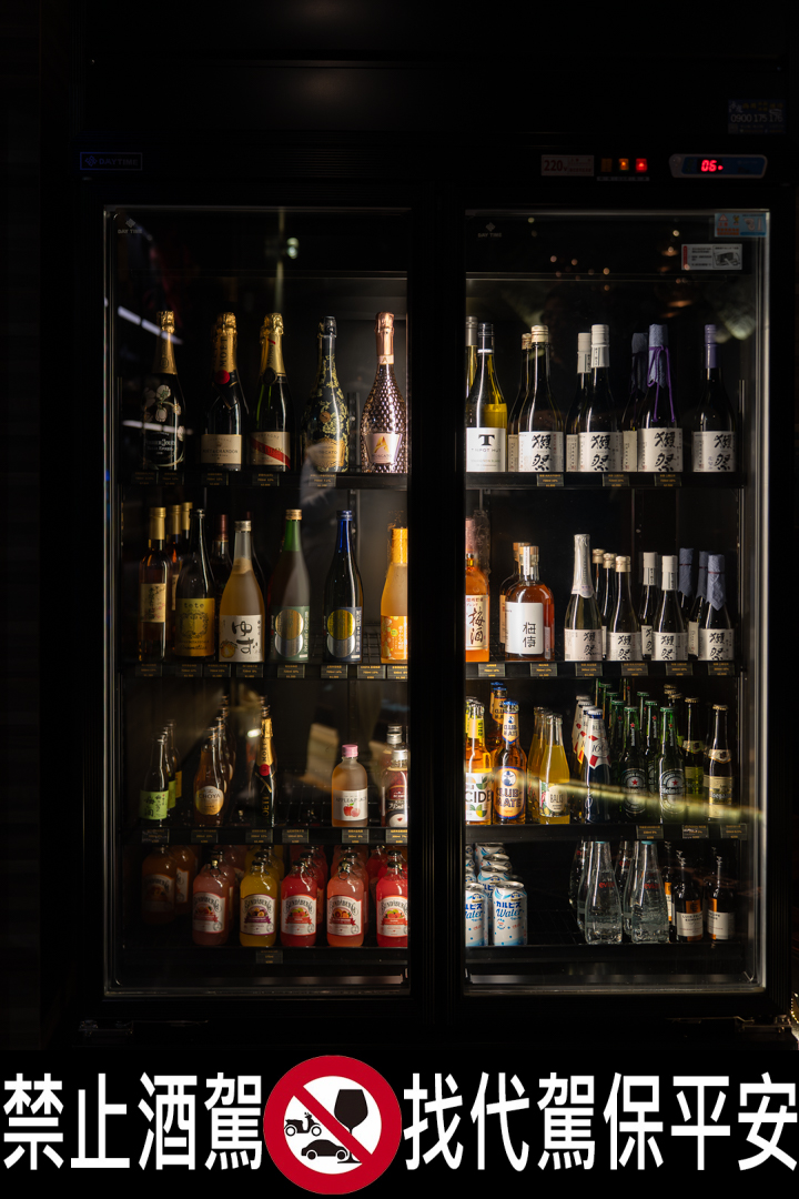 [高雄左營火鍋餐廳]銅花精緻涮涮鍋，火鍋界的LV！整隻龍蝦與A5和牛的奢華約會，專人桌邊服務，左營約會餐廳推薦，附最新菜單