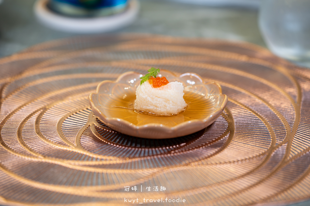 [高雄無菜單鐵板燒]明水然高雄大立店，有溫度的板前服務2000元有找，享受15道頂級海陸饗宴，龍蝦干貝鮑魚！高雄約會餐廳，附無菜單鐵板燒價位