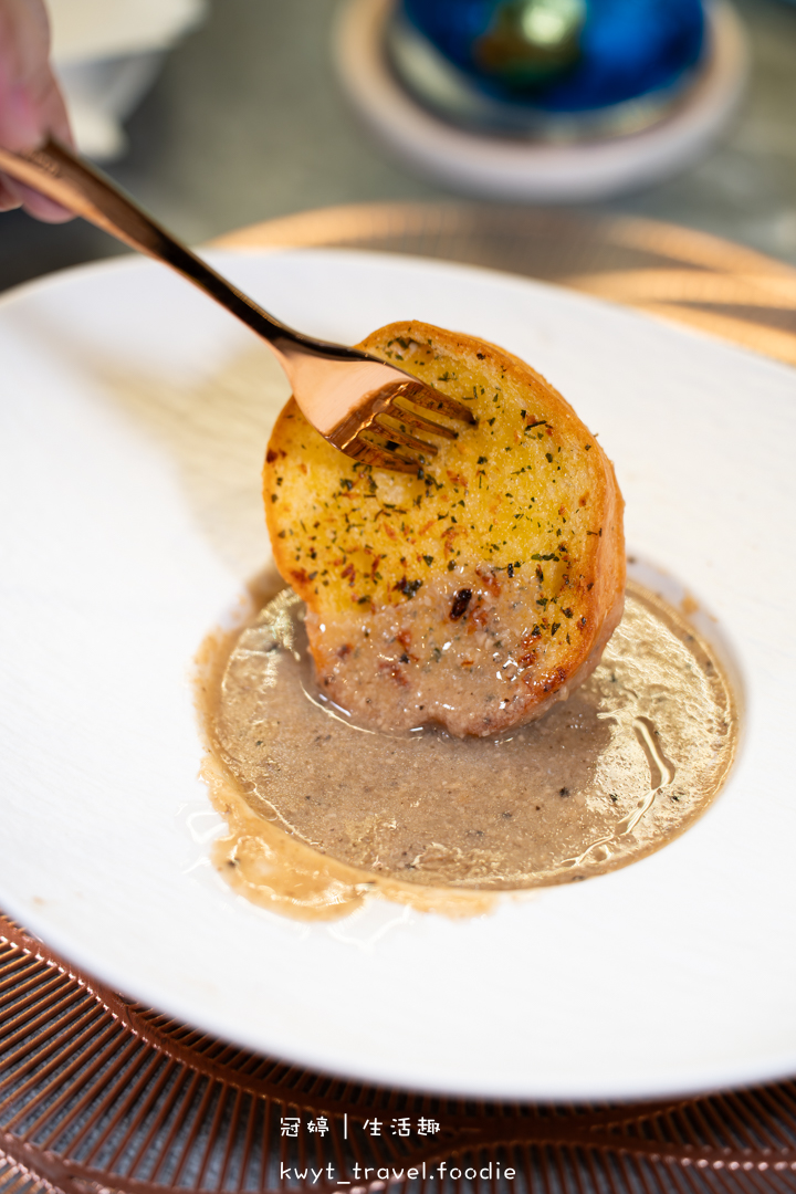 [高雄無菜單鐵板燒]明水然高雄大立店，有溫度的板前服務2000元有找，享受15道頂級海陸饗宴，龍蝦干貝鮑魚！高雄約會餐廳，附無菜單鐵板燒價位