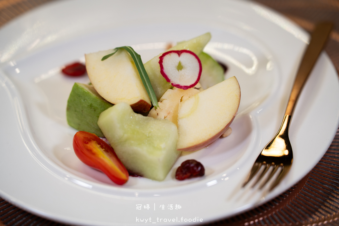 [高雄無菜單鐵板燒]明水然高雄大立店，有溫度的板前服務2000元有找，享受15道頂級海陸饗宴，龍蝦干貝鮑魚！高雄約會餐廳，附無菜單鐵板燒價位