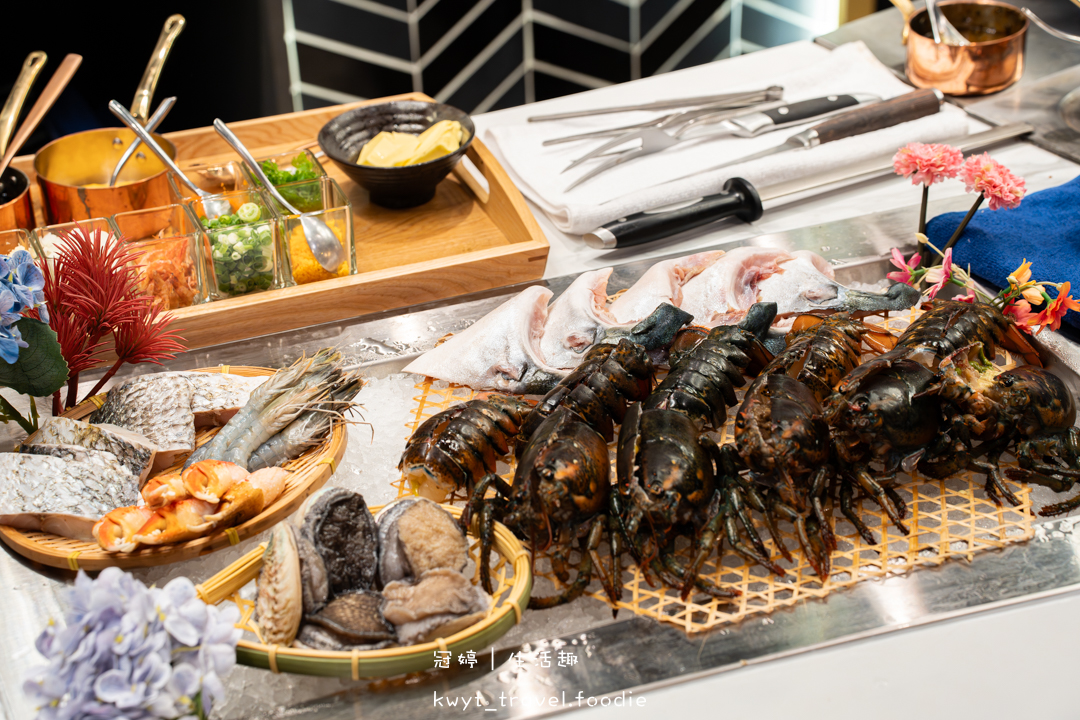 [高雄無菜單鐵板燒]明水然高雄大立店，有溫度的板前服務2000元有找，享受15道頂級海陸饗宴，龍蝦干貝鮑魚！高雄約會餐廳，附無菜單鐵板燒價位