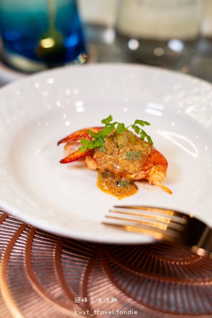 [高雄無菜單鐵板燒]明水然高雄大立店，有溫度的板前服務2000元有找，享受15道頂級海陸饗宴，龍蝦干貝鮑魚！高雄約會餐廳，附無菜單鐵板燒價位