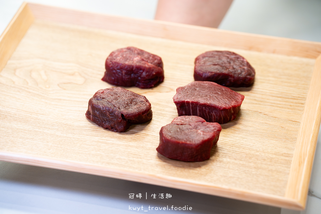 [高雄無菜單鐵板燒]明水然高雄大立店，有溫度的板前服務2000元有找，享受15道頂級海陸饗宴，龍蝦干貝鮑魚！高雄約會餐廳，附無菜單鐵板燒價位