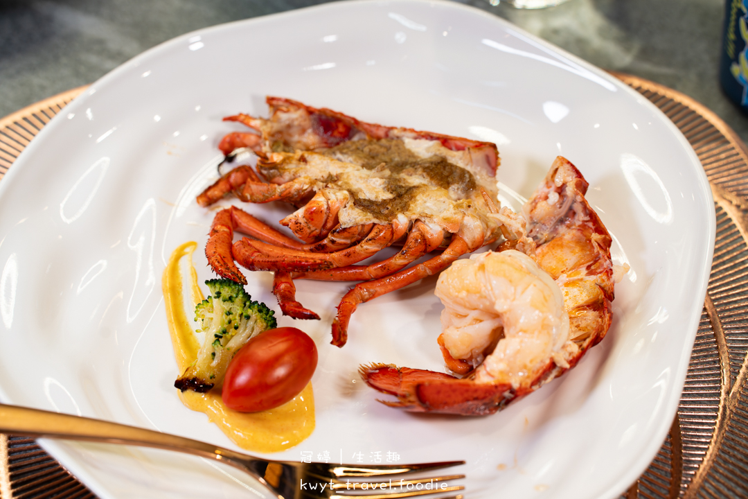 [高雄無菜單鐵板燒]明水然高雄大立店，有溫度的板前服務2000元有找，享受15道頂級海陸饗宴，龍蝦干貝鮑魚！高雄約會餐廳，附無菜單鐵板燒價位