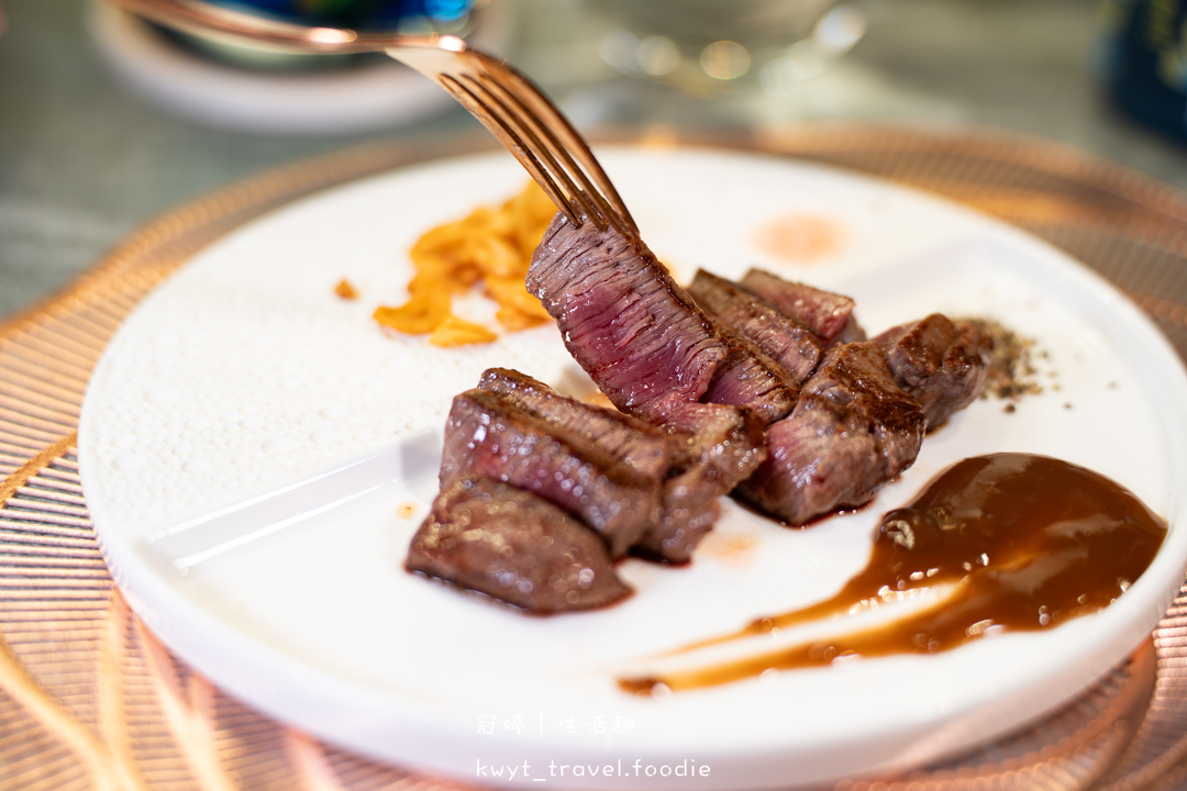 [高雄無菜單鐵板燒]明水然高雄大立店，有溫度的板前服務2000元有找，享受15道頂級海陸饗宴，龍蝦干貝鮑魚！高雄約會餐廳，附無菜單鐵板燒價位