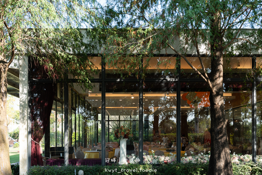 [台南新營景觀餐廳]華味香景觀宴會餐廳，這鍋四人份才350元！80年老店變身歐式花園餐廳，台南新營聚餐好停車推薦，附最新菜單