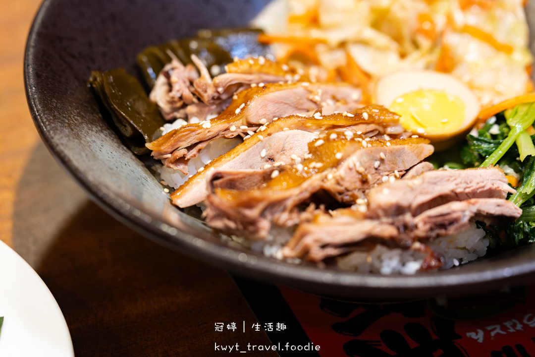 [台南新營小吃美食]華味香鴨肉羹，傳承四代的80年在地老店！這碗鴨肉羹太銷魂，新營銅板美食推薦，附最新菜單