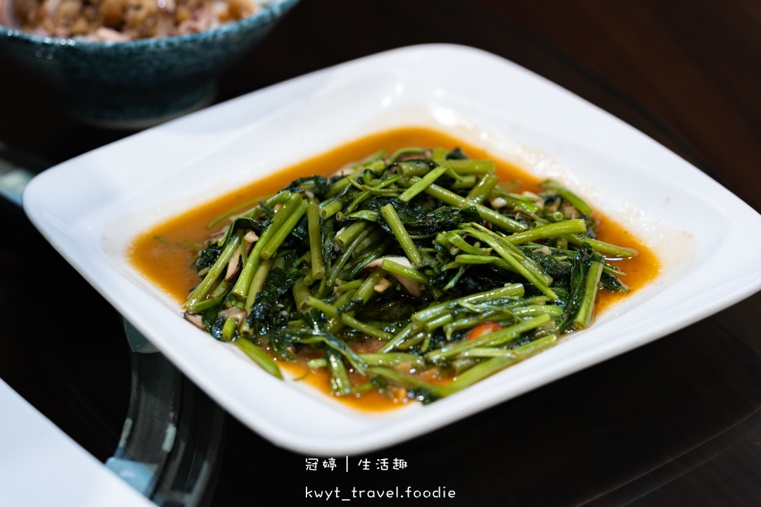 [台南新營景觀餐廳]華味香景觀宴會餐廳，這鍋四人份才350元！80年老店變身歐式花園餐廳，台南新營聚餐好停車推薦，附最新菜單