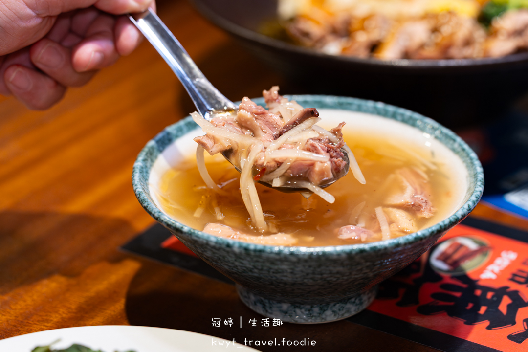 [台南新營小吃美食]華味香鴨肉羹，傳承四代的80年在地老店！這碗鴨肉羹太銷魂，新營銅板美食推薦，附最新菜單