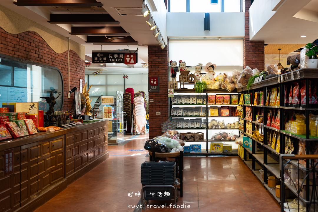 [台南新營景觀餐廳]華味香景觀宴會餐廳，這鍋四人份才350元！80年老店變身歐式花園餐廳，台南新營聚餐好停車推薦，附最新菜單