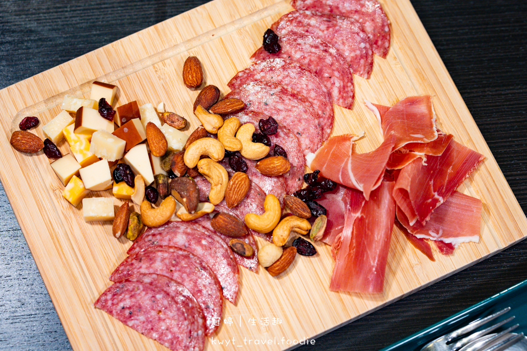 [台南中西區餐酒館]玖二品生活食酒館，味蕾的極致享受！不收開瓶費，精選TO5必吃料理，中西區約會聚餐餐廳推薦，附最新菜單