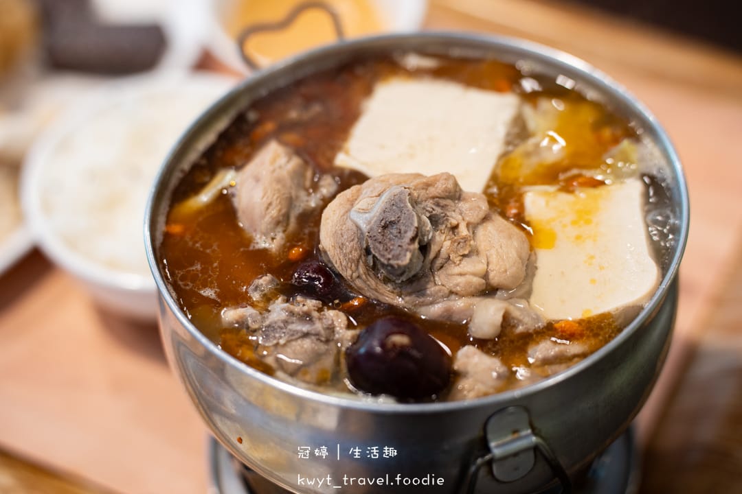 [台東住宿]銘居民宿，雙人房住宿一晚1524元！走路5分鐘到台東火車站，隱藏版在地美食清單，台東平價民宿，最新住宿房價參考