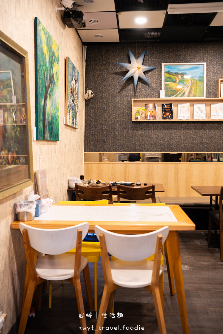 [台中北屯美食]兩個椅子，太原路隱藏版！熟客推薦必點千層酥脆爆料肉夾饃、濃郁入味廣式牛雜泡麵，太原路午餐晚餐新選擇，最新菜單