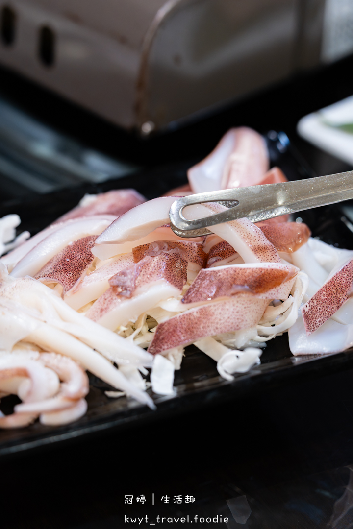 [台南新營聚餐好停車]華味香景觀宴會餐廳，熟客推薦菜單全攻略！必點350元大份量芋頭小卷米粉、功夫菜芋泥貢鴨，新營美食餐廳推薦，附最新菜單
