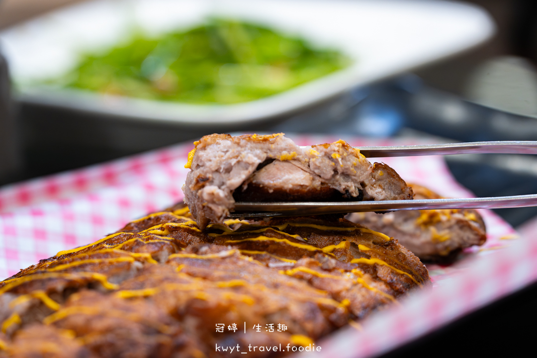 [台南新營聚餐好停車]華味香景觀宴會餐廳，熟客推薦菜單全攻略！必點350元大份量芋頭小卷米粉、功夫菜芋泥貢鴨，新營美食餐廳推薦，附最新菜單