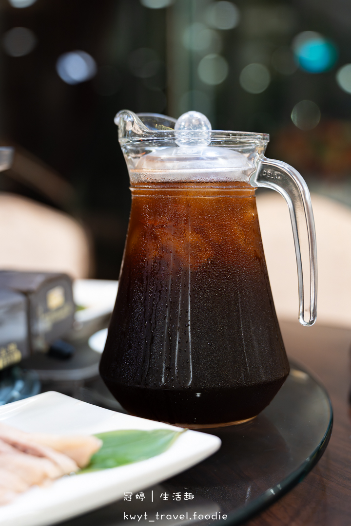[台南新營聚餐好停車]華味香景觀宴會餐廳，熟客推薦菜單全攻略！必點350元大份量芋頭小卷米粉、功夫菜芋泥貢鴨，新營美食餐廳推薦，附最新菜單