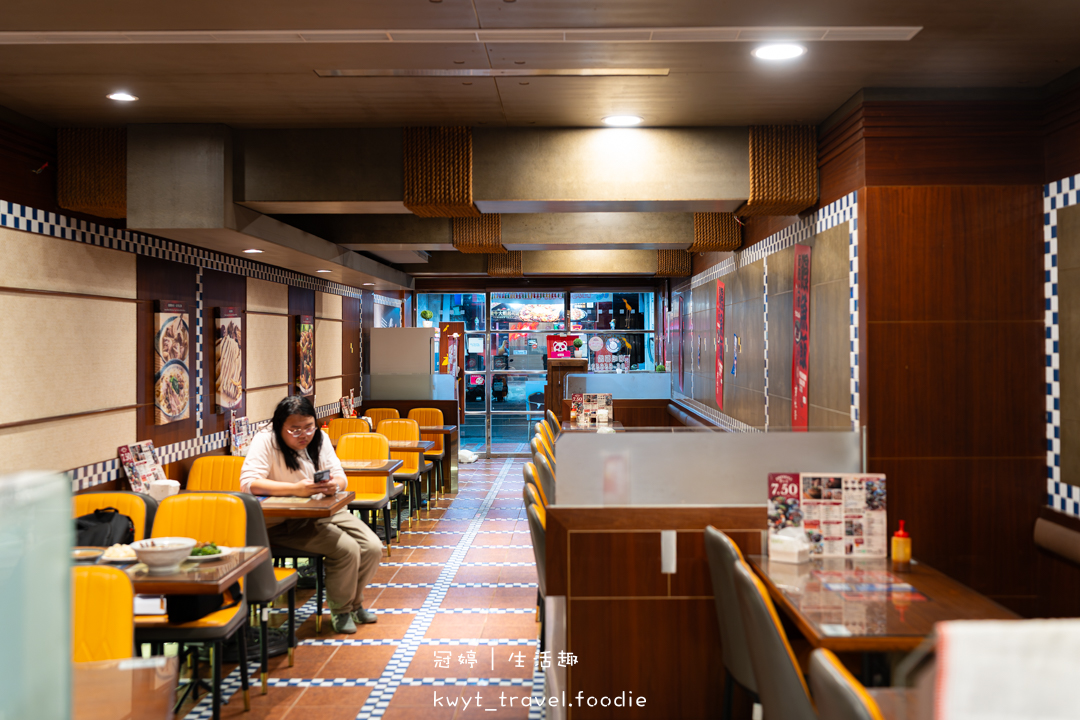 [新營火車站附近美食]華味香鴨肉羹，飄香80年的傳奇滋味！在地人從小吃到大的鴨肉飯，台南新營必吃老店推薦，最新菜單