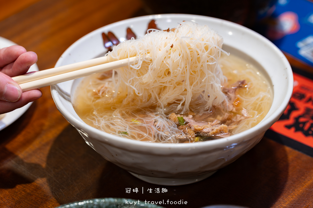 [新營火車站附近美食]華味香鴨肉羹，飄香80年的傳奇滋味！在地人從小吃到大的鴨肉飯，台南新營必吃老店推薦，最新菜單