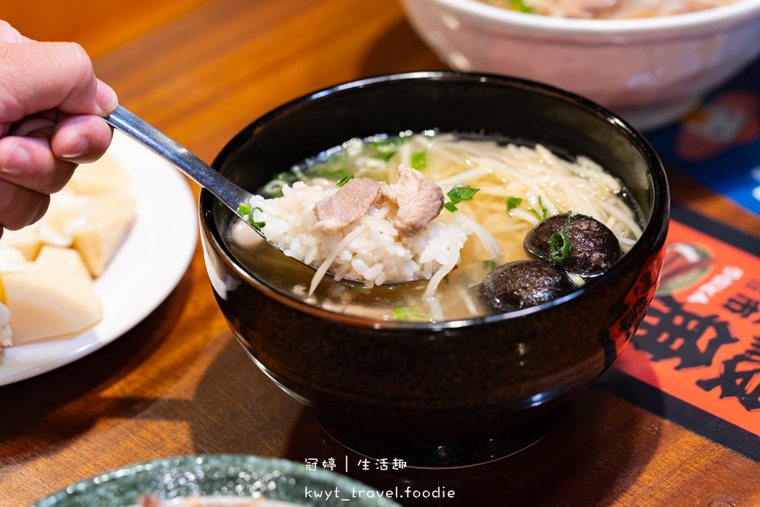 [新營火車站附近美食]華味香鴨肉羹，飄香80年的傳奇滋味！在地人從小吃到大的鴨肉飯，台南新營必吃老店推薦，最新菜單