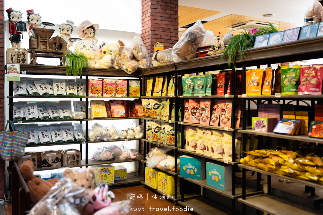 [台南新營聚餐好停車]華味香景觀宴會餐廳，熟客推薦菜單全攻略！必點350元大份量芋頭小卷米粉、功夫菜芋泥貢鴨，新營美食餐廳推薦，附最新菜單