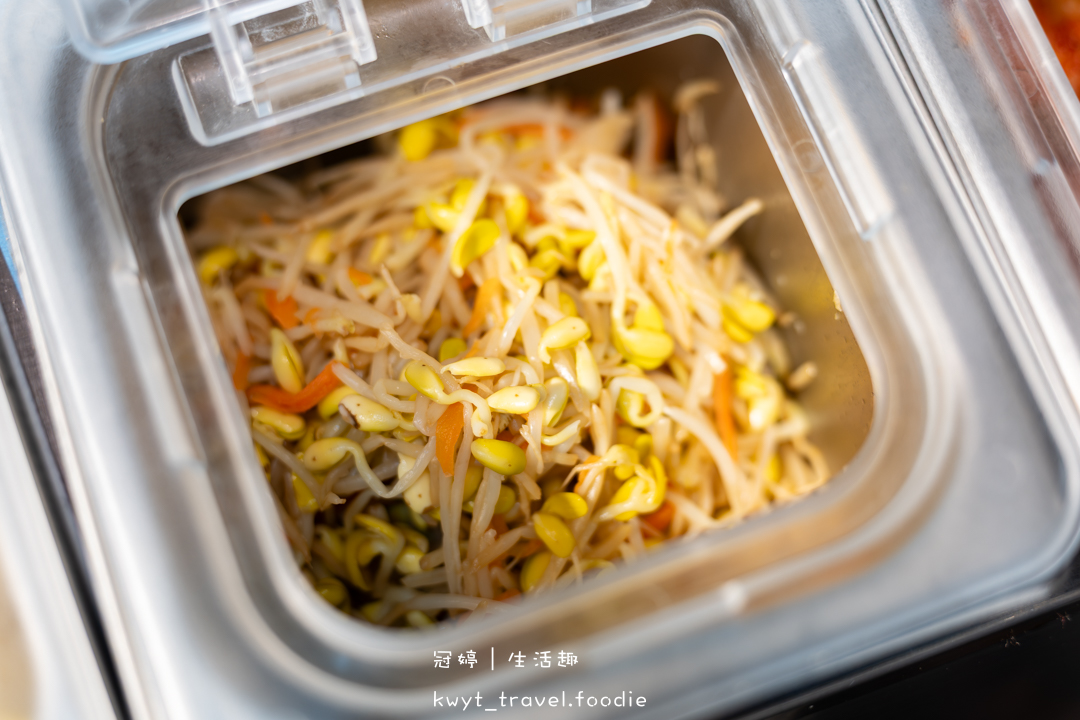 [安平平通路美食]庫霸豬肉湯飯，隱身平通路的道地馬鈴薯龍骨湯，道地韓式小菜無限量供應，安平午餐晚餐推薦，最新菜單