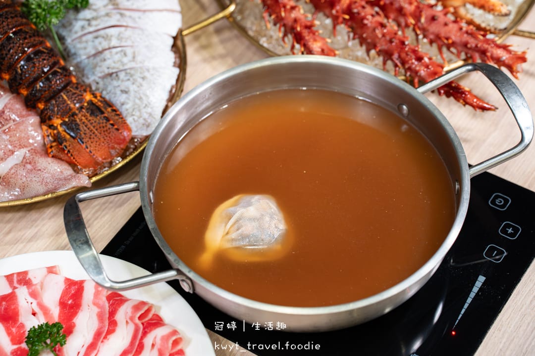 [台南年菜外帶]敝姓鍋台南海安店，698元爽吃豪華海陸雙人餐？2026馬年圍爐最強CP值火鍋組開箱