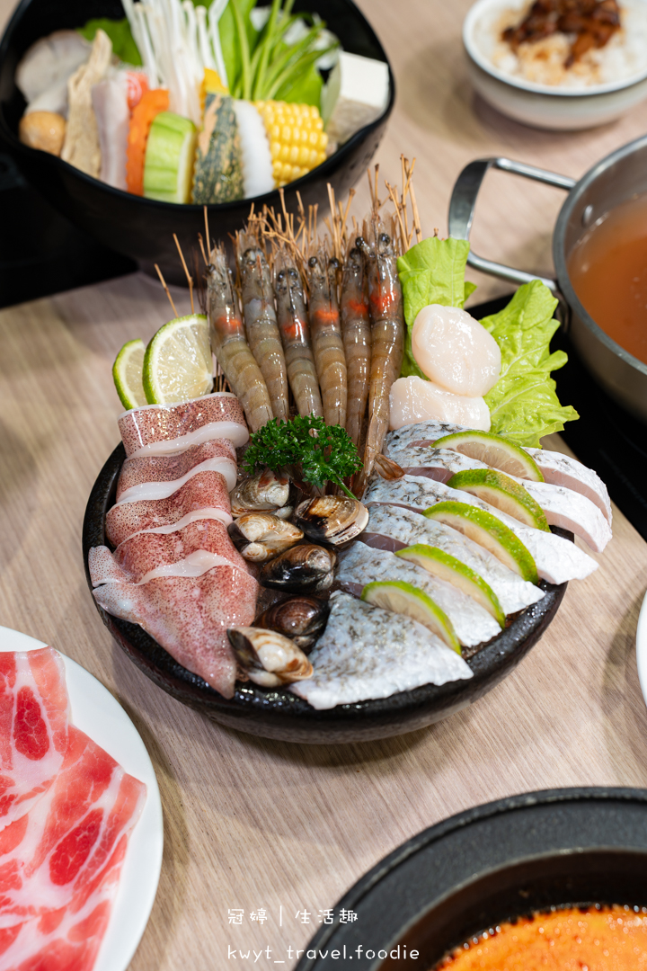 [台南年菜外帶]敝姓鍋台南海安店，698元爽吃豪華海陸雙人餐？2026馬年圍爐最強CP值火鍋組開箱