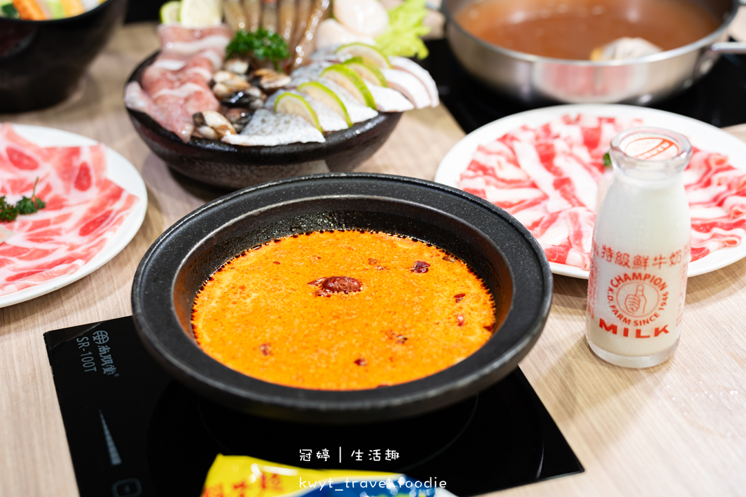 [台南年菜外帶]敝姓鍋台南海安店，698元爽吃豪華海陸雙人餐？2026馬年圍爐最強CP值火鍋組開箱