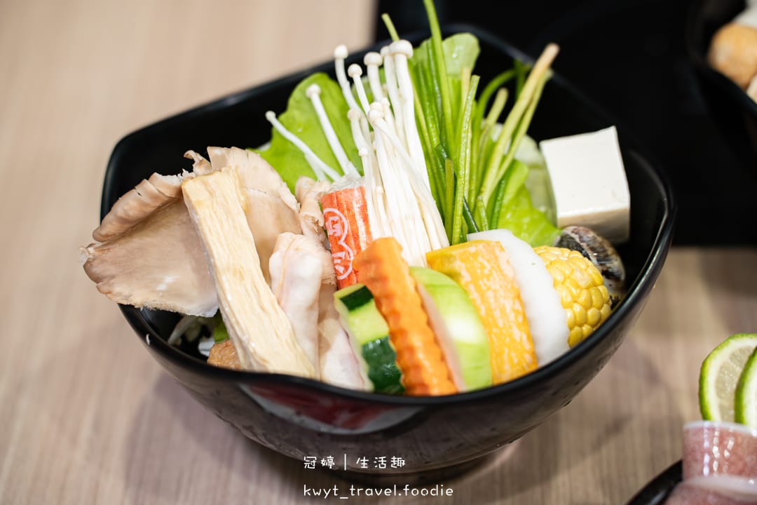 [台南年菜外帶]敝姓鍋台南海安店，698元爽吃豪華海陸雙人餐？2026馬年圍爐最強CP值火鍋組開箱