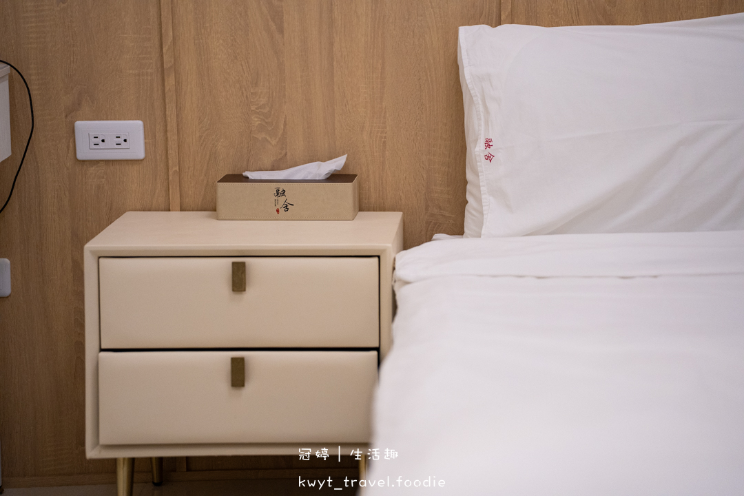 [台東包棟民宿]台東融舍民宿，雙人房住宿一晚1524元起！走路7分鐘到車站，Switch、爆滿零食櫃，高CP值寵物友善別墅開箱，民宿最新房價