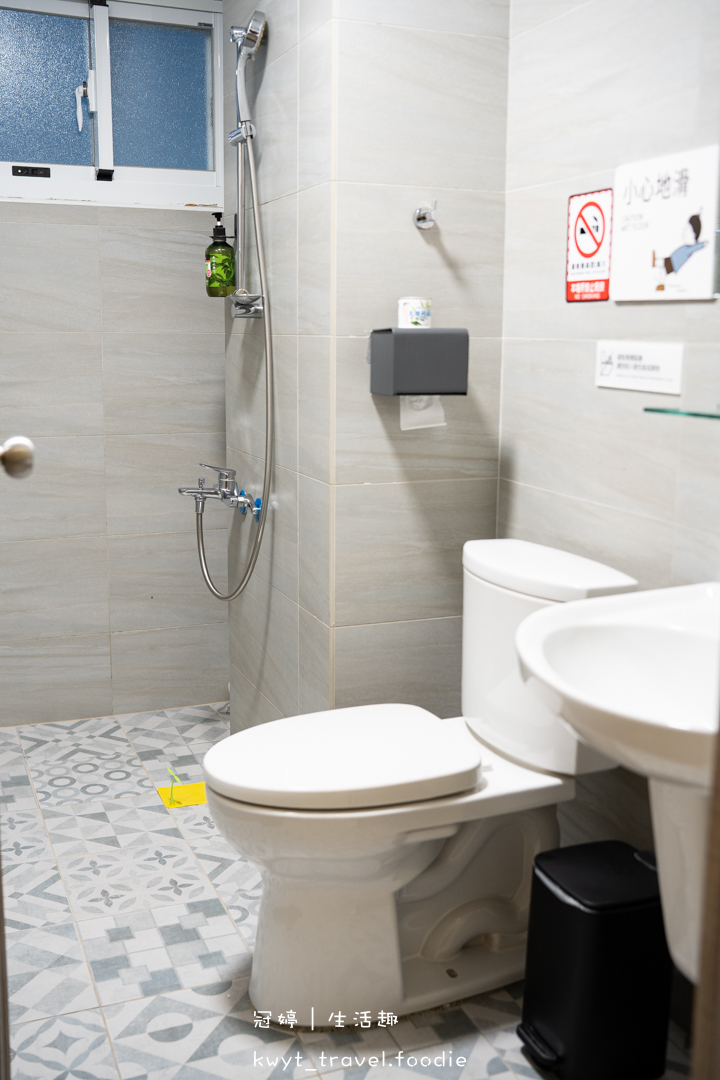 [台東包棟民宿]台東融舍民宿，雙人房住宿一晚1524元起！走路7分鐘到車站，Switch、爆滿零食櫃，高CP值寵物友善別墅開箱，民宿最新房價