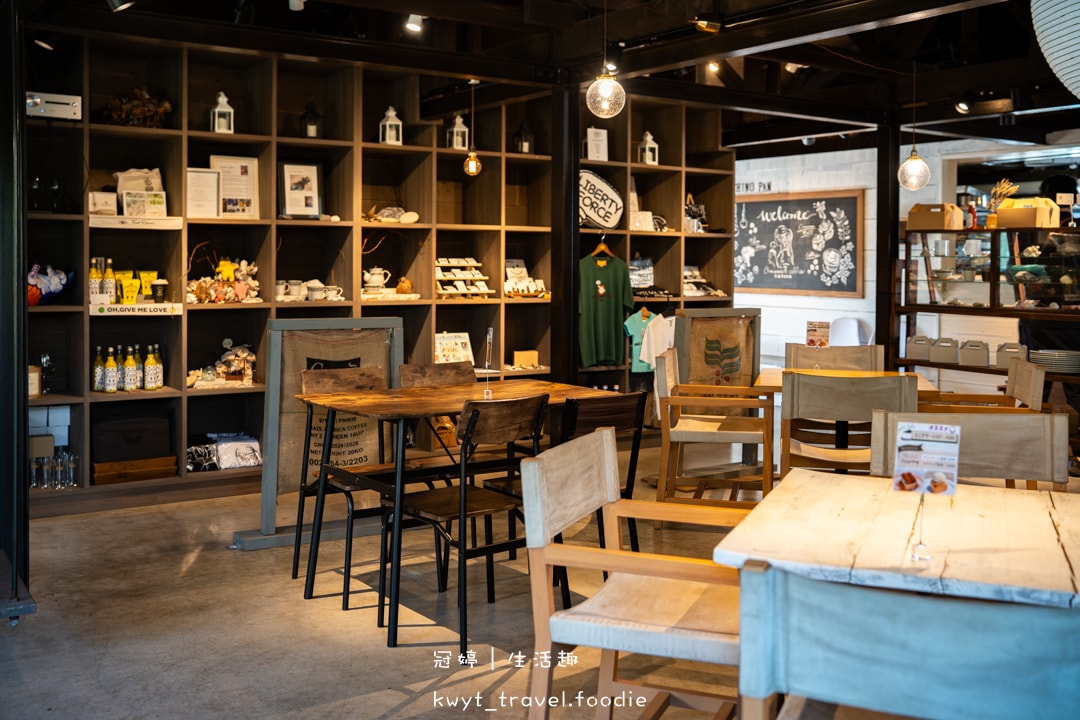 [沖繩咖啡廳推薦]Once a week coffee Garden，看海看飛機的森林系秘境咖啡廳，寶藏提拉米蘇，沖繩甜點推薦，附最新菜單