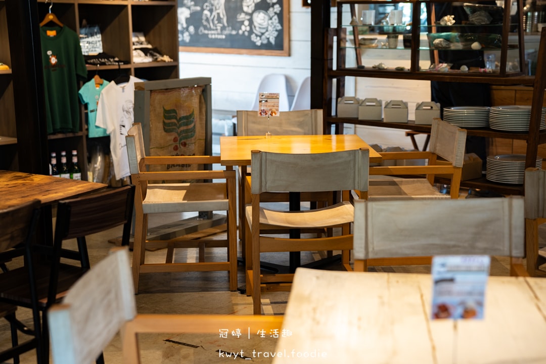 [沖繩咖啡廳推薦]Once a week coffee Garden，看海看飛機的森林系秘境咖啡廳，寶藏提拉米蘇，沖繩甜點推薦，附最新菜單